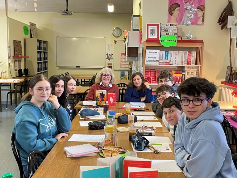 Lire la suite à propos de l’article Petit déjeuner littéraire en 3e 📚